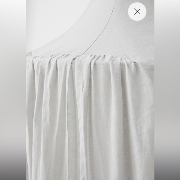 Linen canopy hanging reading nook in pale grey - Picture 2 of 6